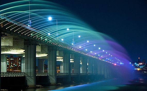 Мост в Южной Корее Банпо